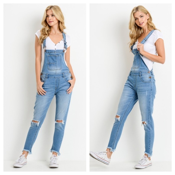 🦋MAKE AN OFFER!🦋Medium Wash Distressed Overalls - Picture 2 of 3